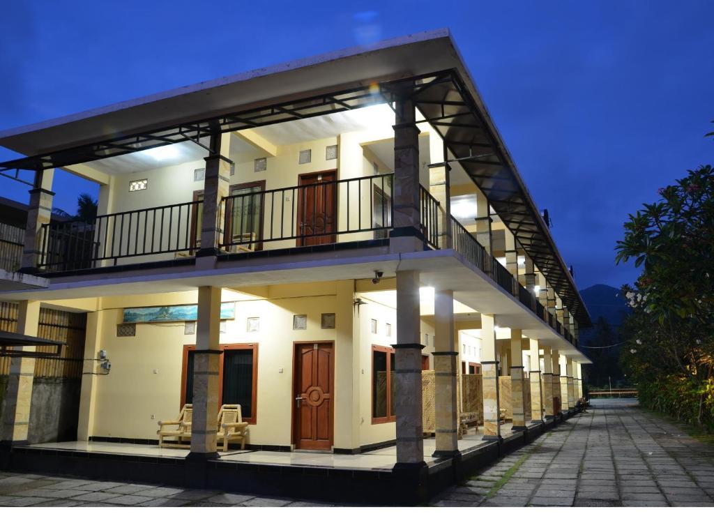 Transit Inn Senggigi Mangsit Екстериор снимка